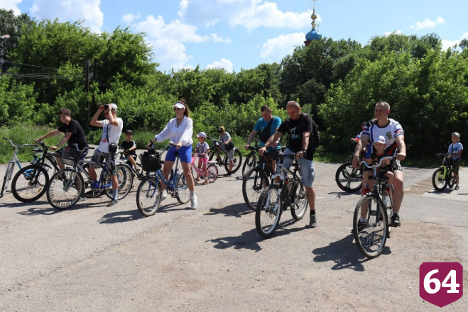 В Петровске День России отметили авто- и велопробегами